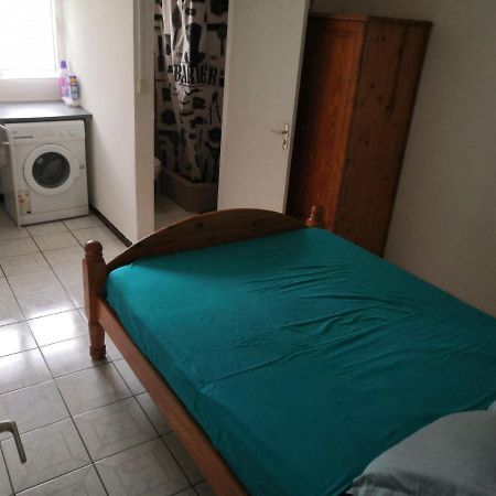 Appartement Idealement Situe Saint-Denis Bagian luar foto