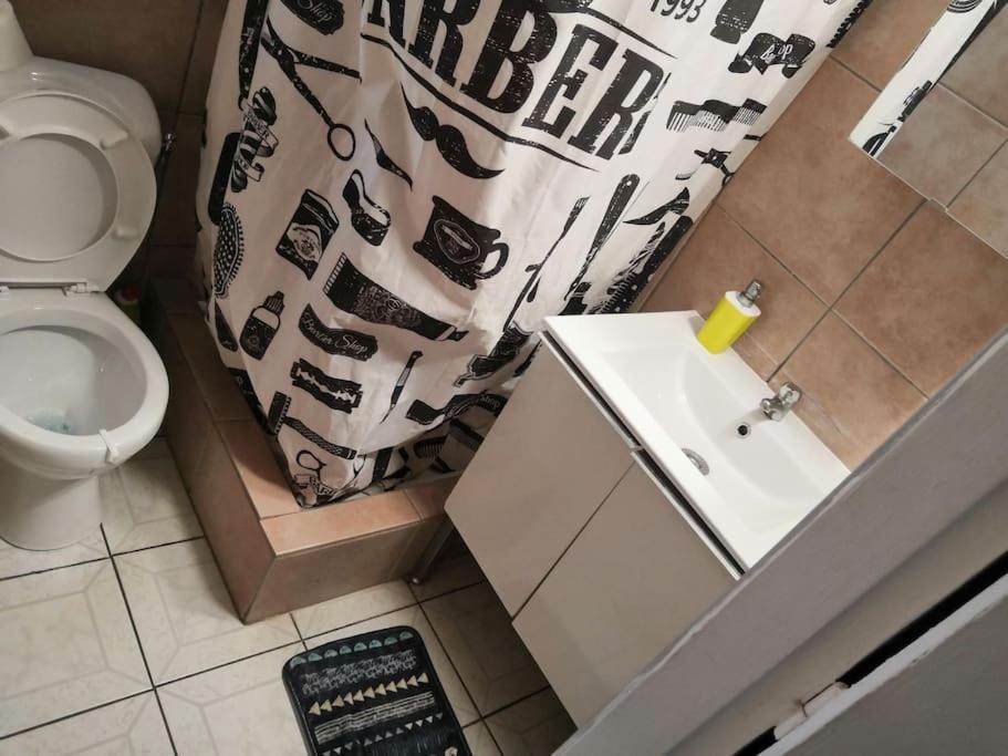 Appartement Idealement Situe Saint-Denis Bagian luar foto
